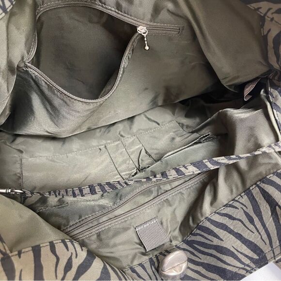 Baggallini Zebra Print Shoulder Bag Medium Two Straps Canvas Twist Lock Purse - Picture 4 of 12